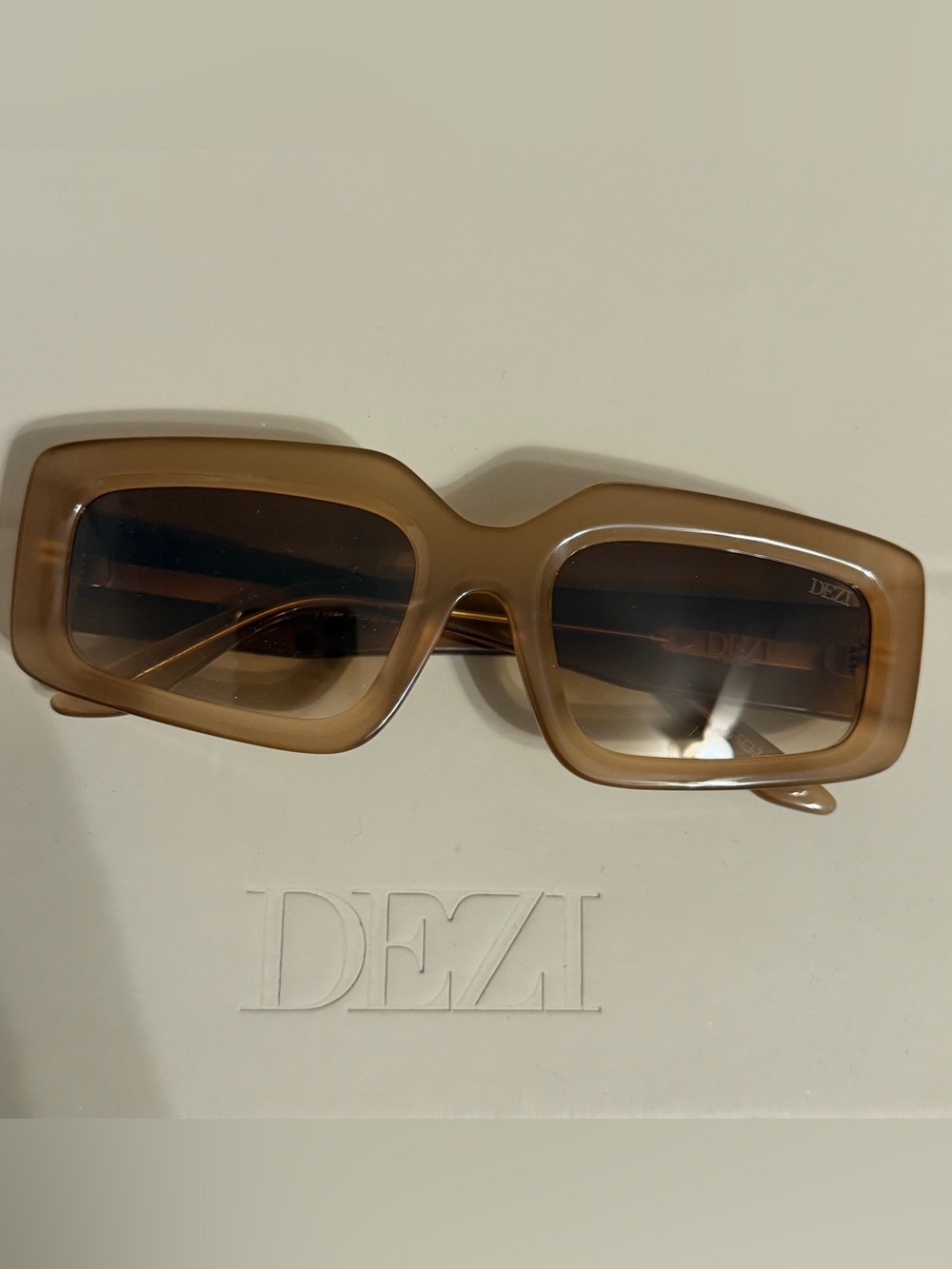 DEZI SUNGLASSES